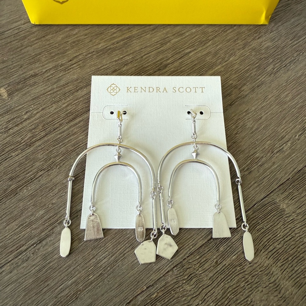 Kendra Scott Nalani earrings in Silver